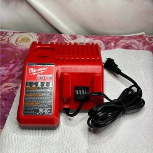 Milwaukee battery charger